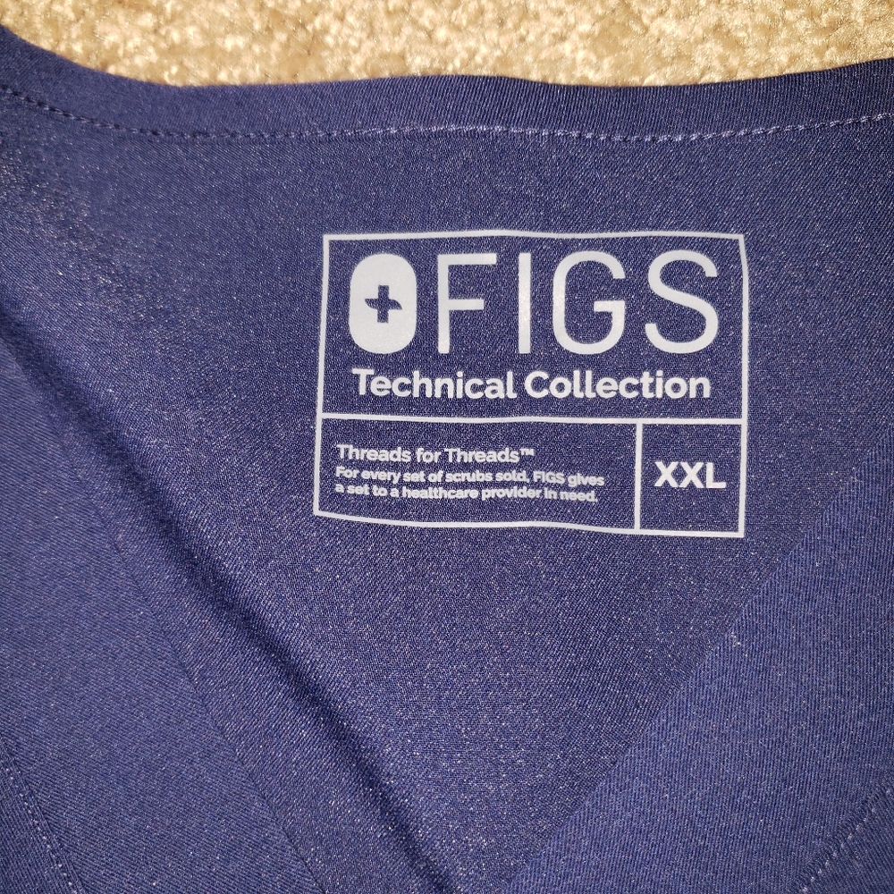 FIGS UNISEX V NECK SCRUB TOP